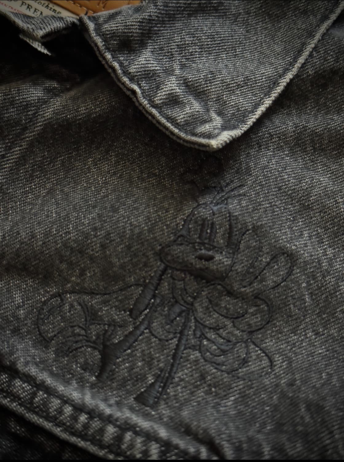 Levi's x Disney 컬렉션 흑청 데님 트러커 자켓 상품이미지5