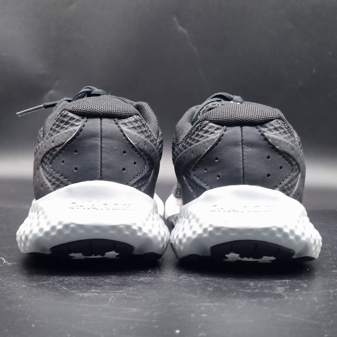 언더아머 차지드 로그3 운동화270 상품이미지4