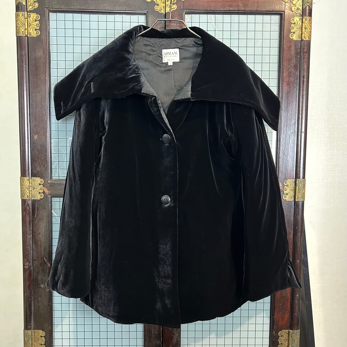 아르마니 콜레지오니 실크 벨벳 푸퍼 자켓 상품이미지3