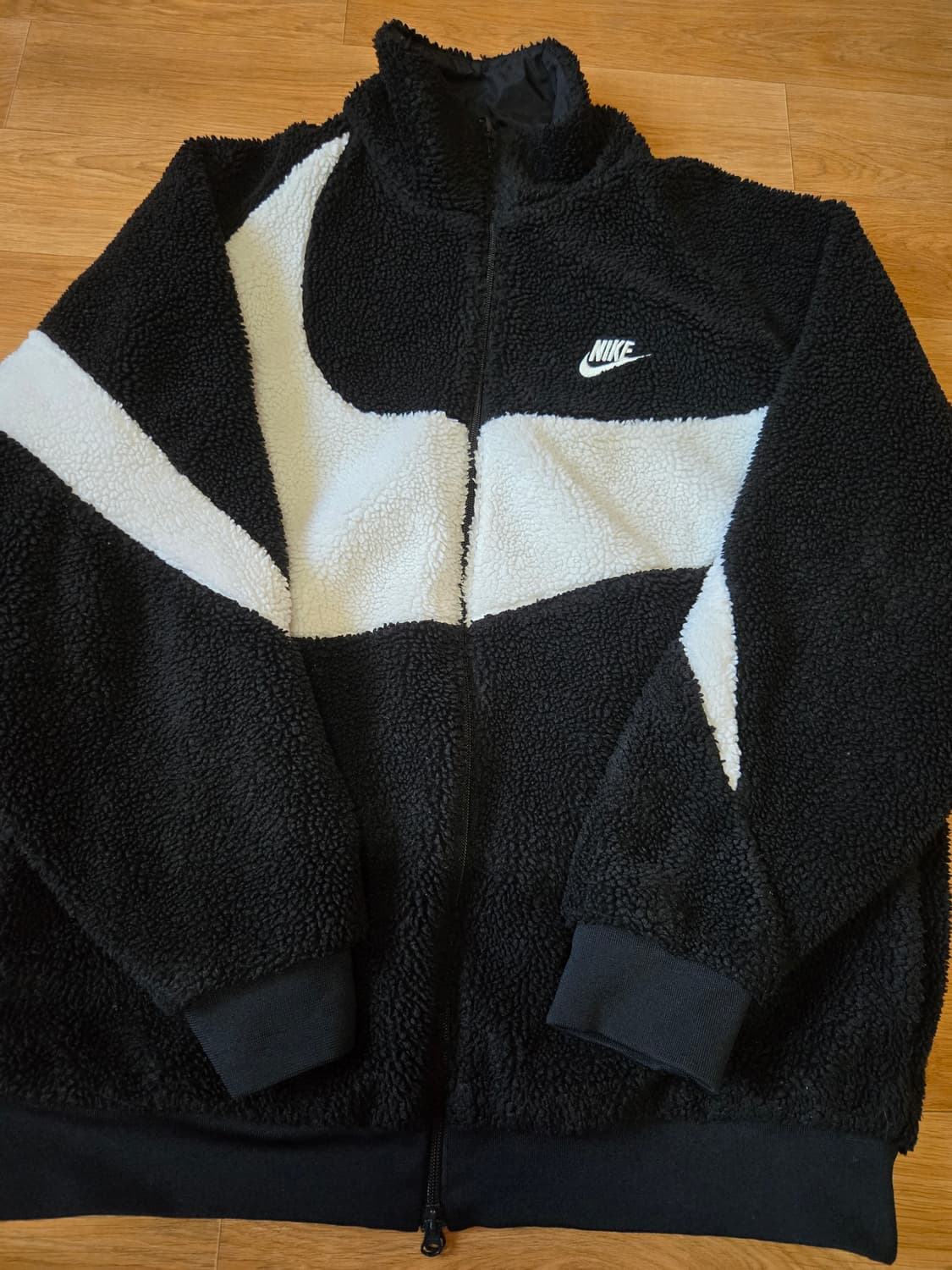 나이키 블랙 화이트 빅스우시 리버시블 뽀글이 집업 상품이미지2