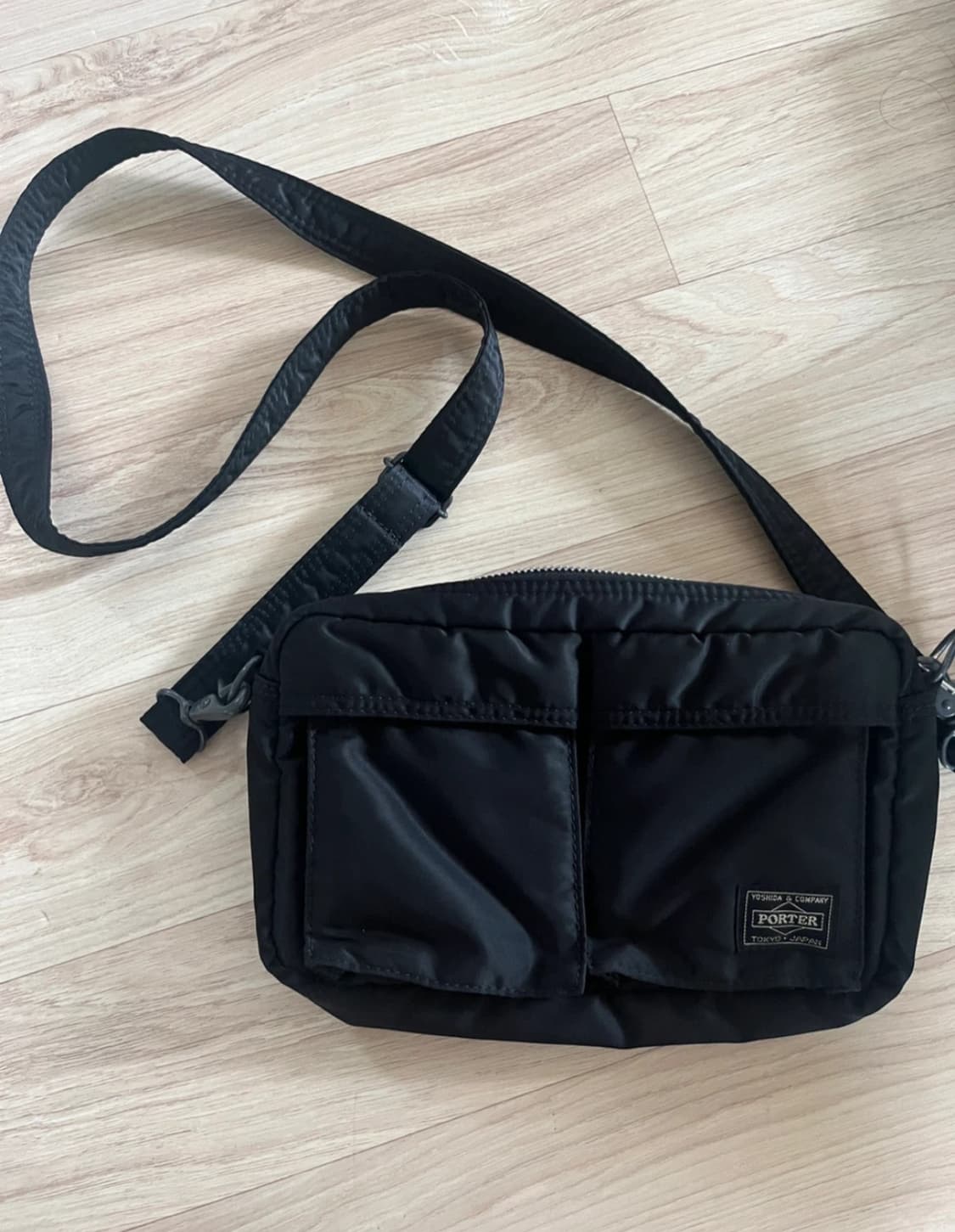 요시다 포터 탱커 xs TANKER SLING BAG 블랙 상품이미지1