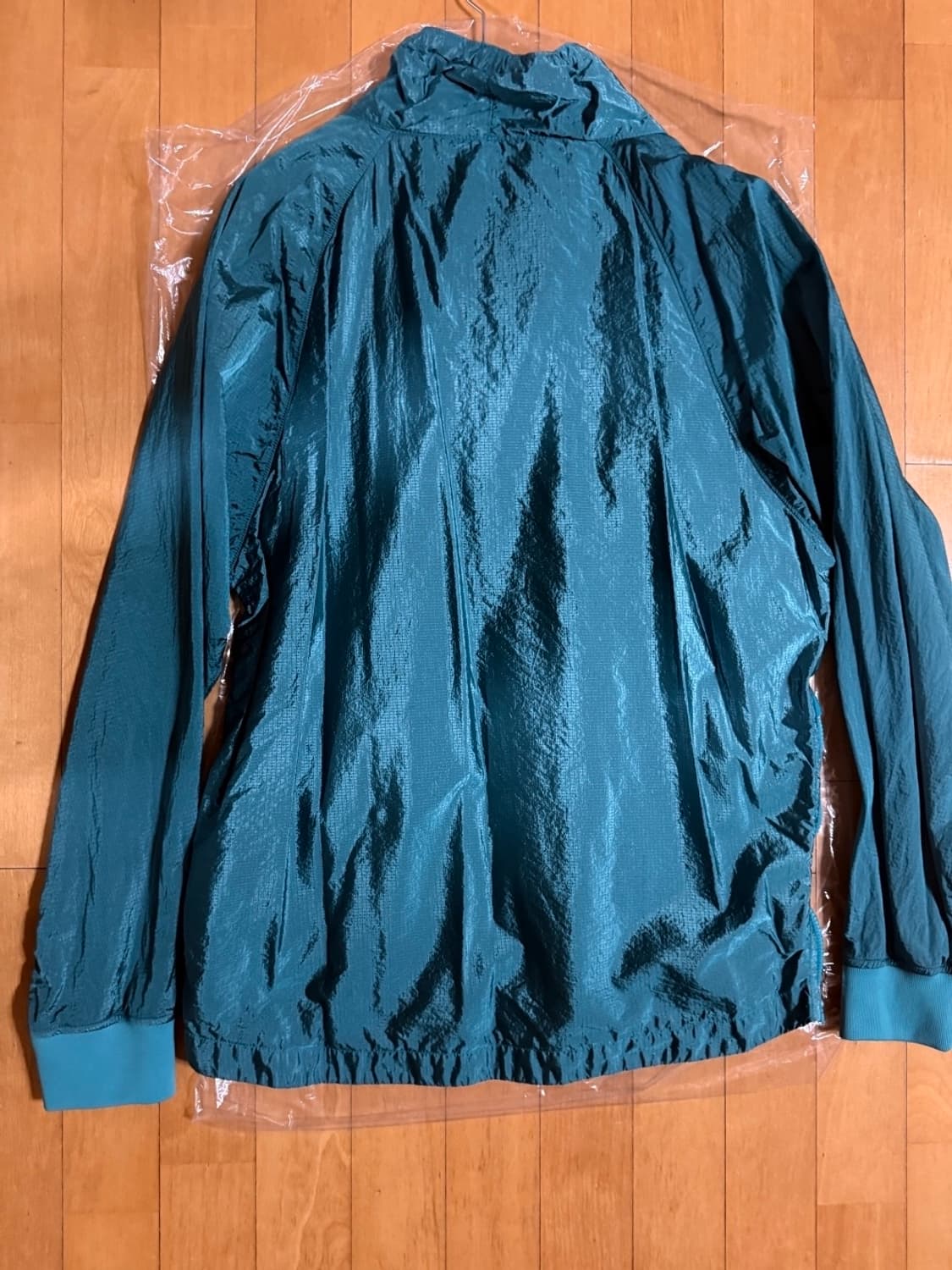 스톤아일랜드 나일론 메탈 립스탑 풀오버 자켓 상품이미지3