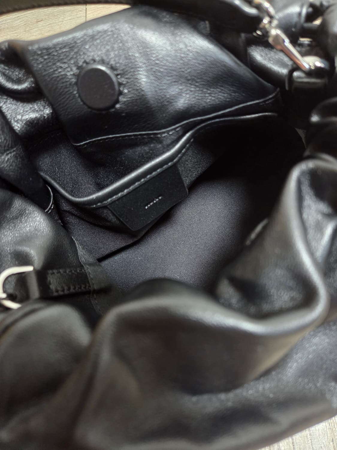 구호 양가죽 토트백 상품이미지4