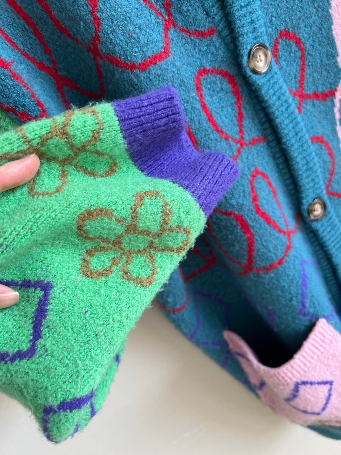 유쓰배쓰 드로잉 가디건 상품이미지8