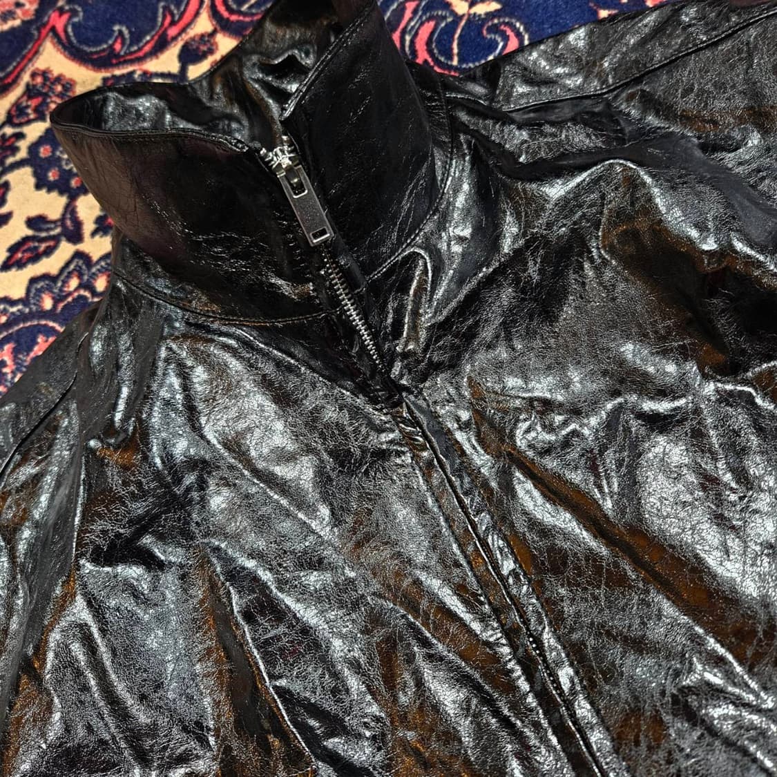 무신사스탠다드 24F 신세틱 레더 하이넥 트랙자켓
 상품이미지4