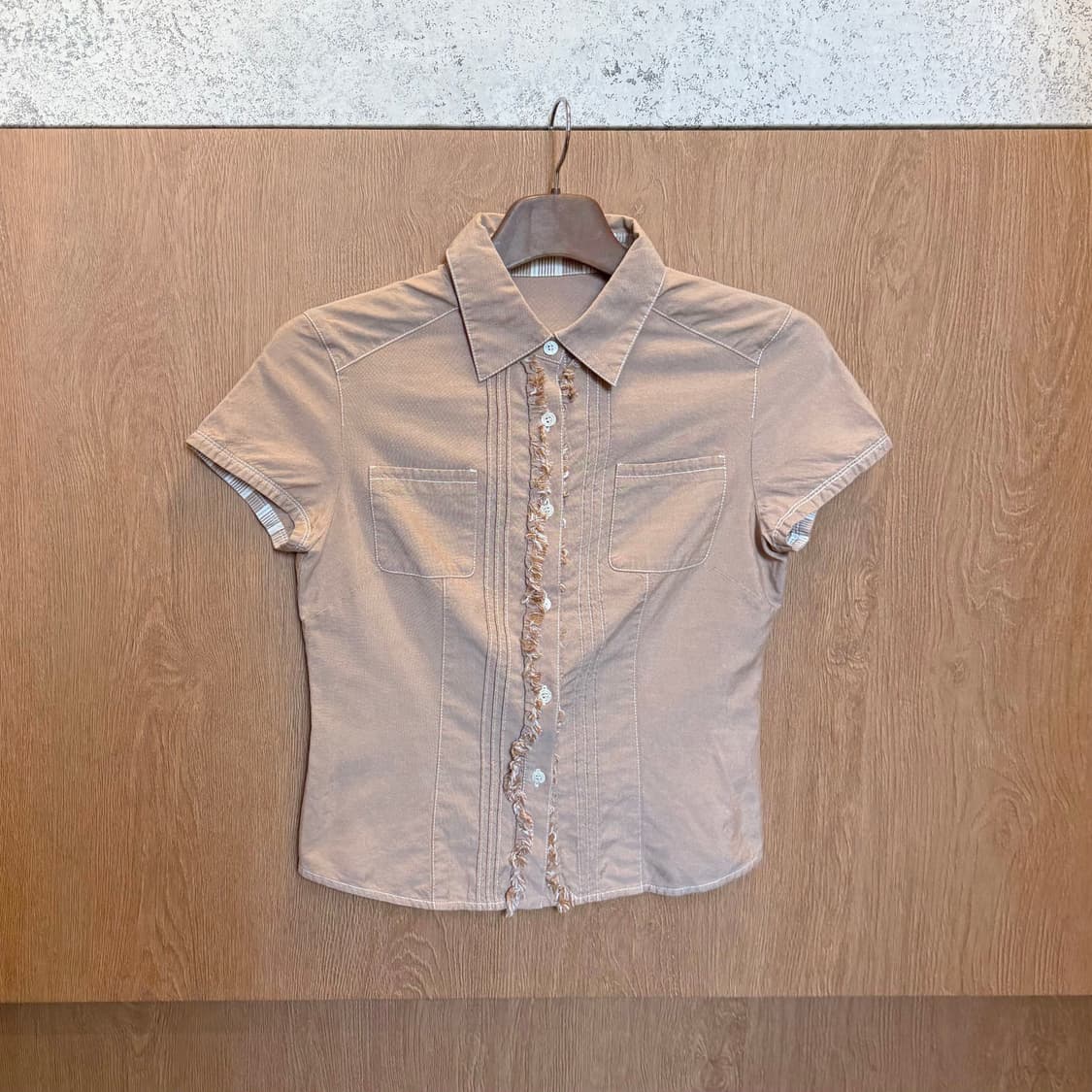 빈티지 반팔 셔츠 프릴 트리밍 디테일 슬임핏 베이지 상품이미지5