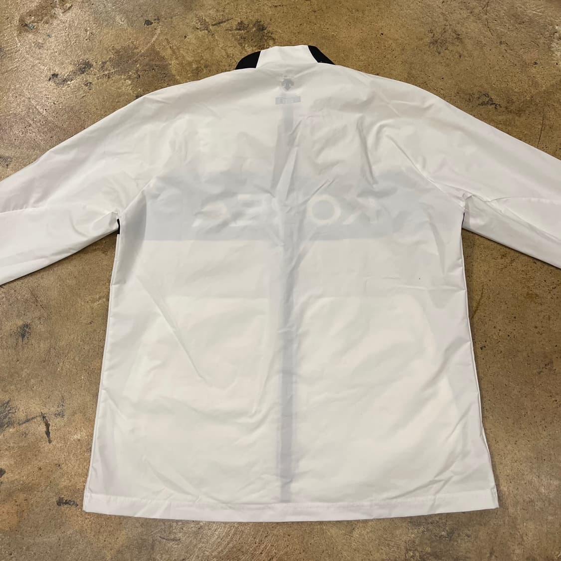 [정품/105] 데상트 KOREA 바람막이 화이트 b17 상품이미지4