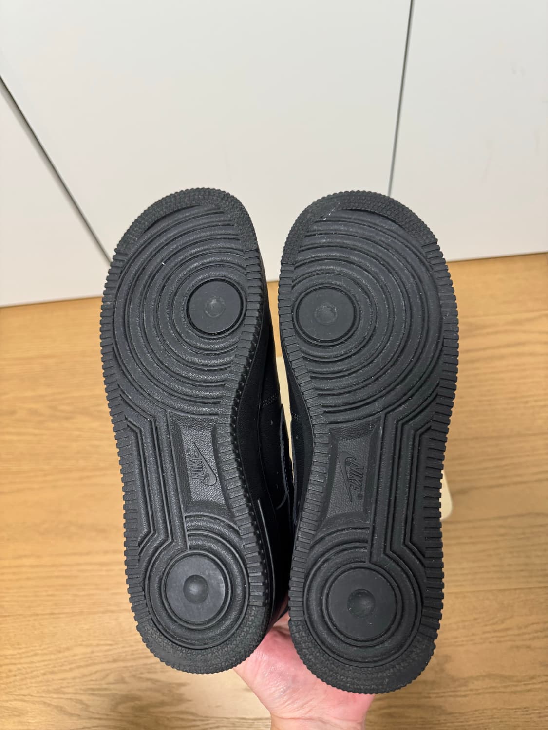 나이키 에어포스 올블랙 260 상품이미지4