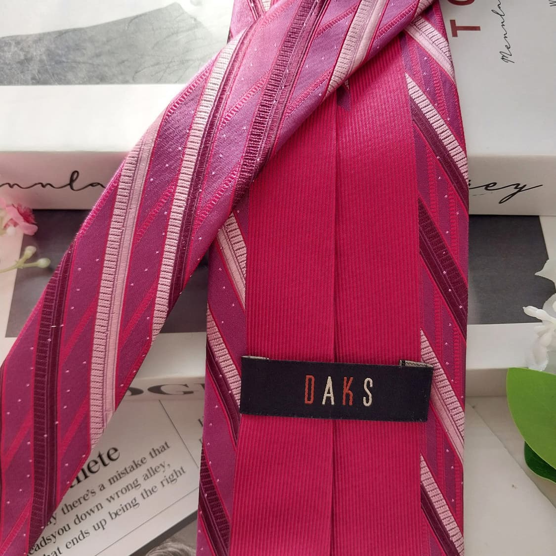 닥스 실크 레드 스트라이프 패턴 넥타이 8.7cm A+등급 K1948 상품이미지5