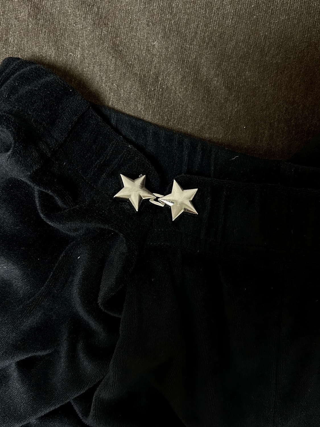 쥬시꾸뛰르 블랙 벨벳 잠옷 세트 상품이미지4