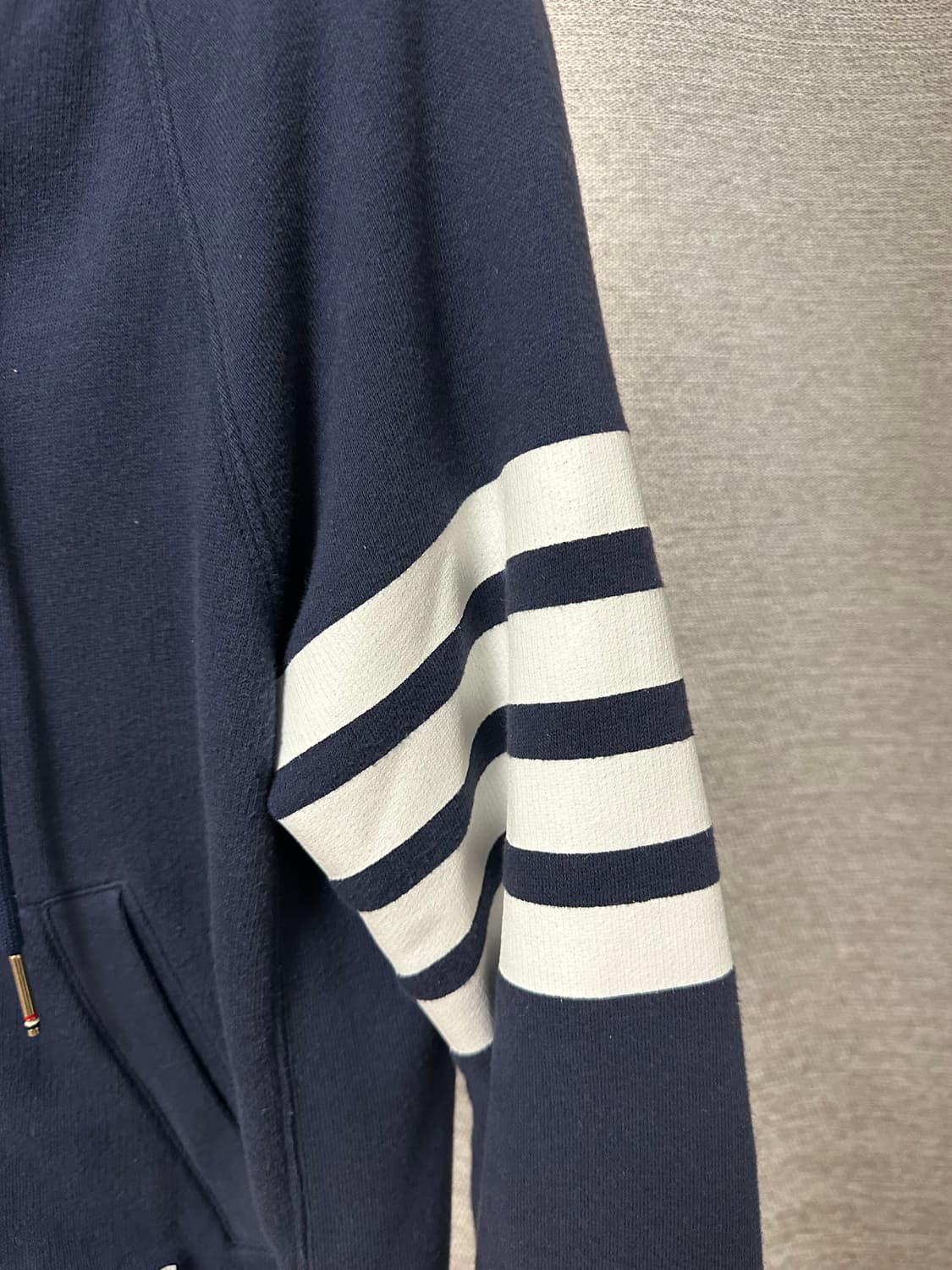 톰브라운 4선 후드집업 네이비 (0) 상품이미지4