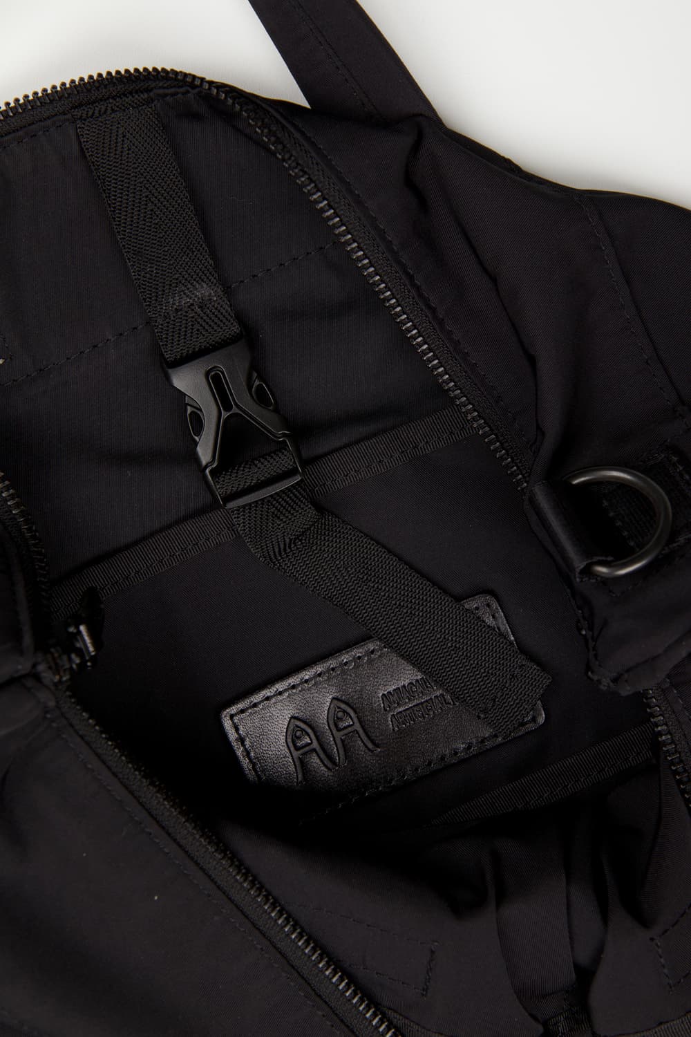 Amiacalva 개버딘 헬맷백 블랙 상품이미지6