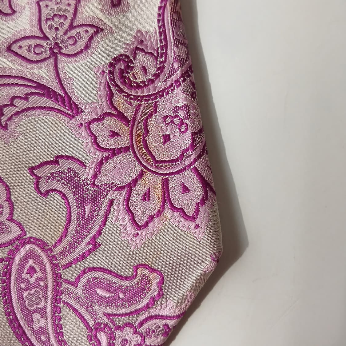 베르사체 넥타이 퍼플 페이즐리 자카드 8.9cm B등급 A19871
 상품이미지6