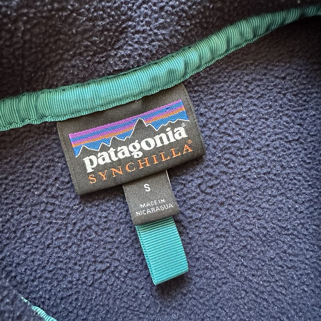 13FW 파타고니아 신칠라 스냅-T 네이비/레드 상품이미지3