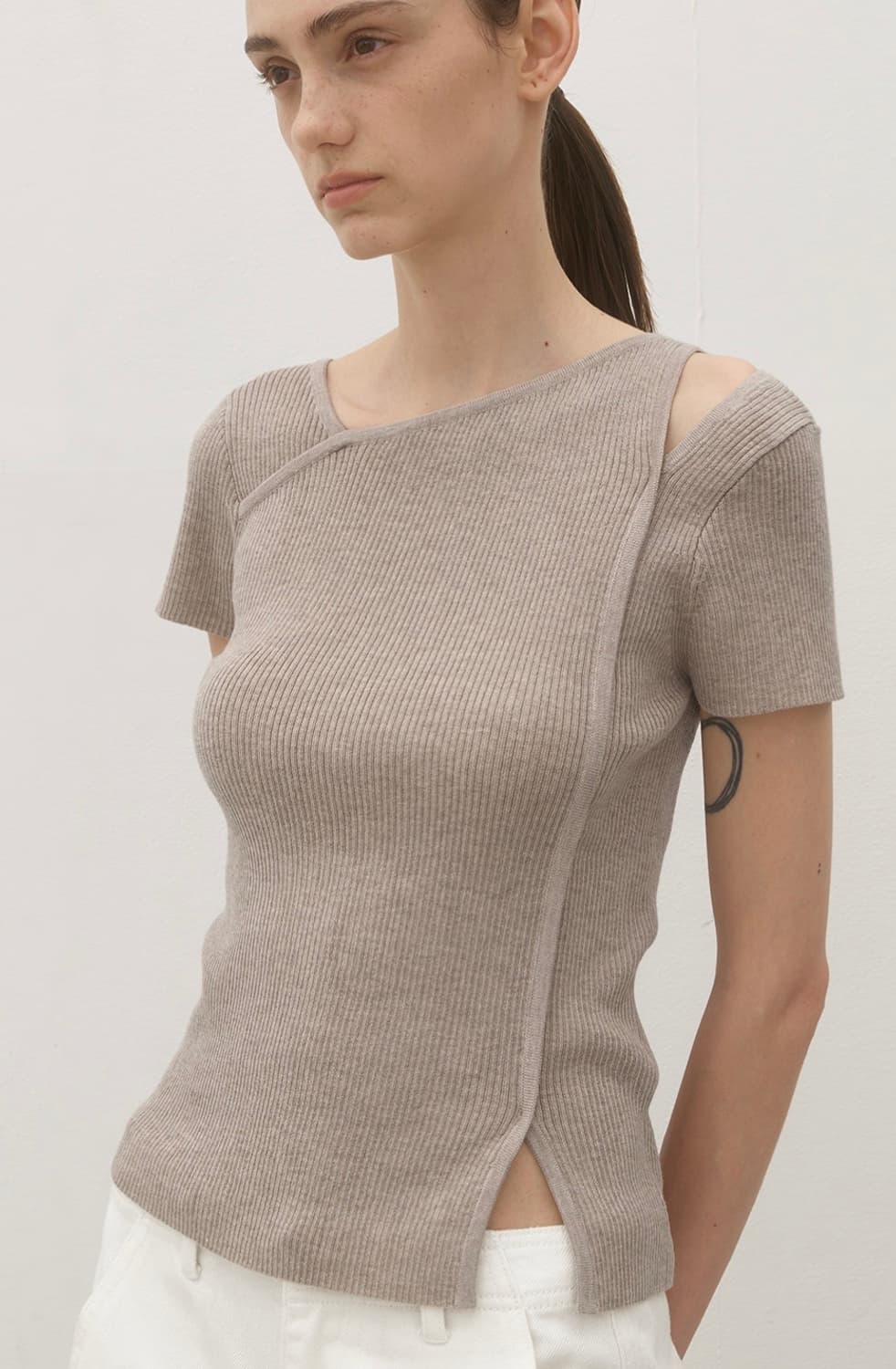 아뜰리에나인 EDWIN UNBALANCED CUTOUT KNIT 상품이미지3