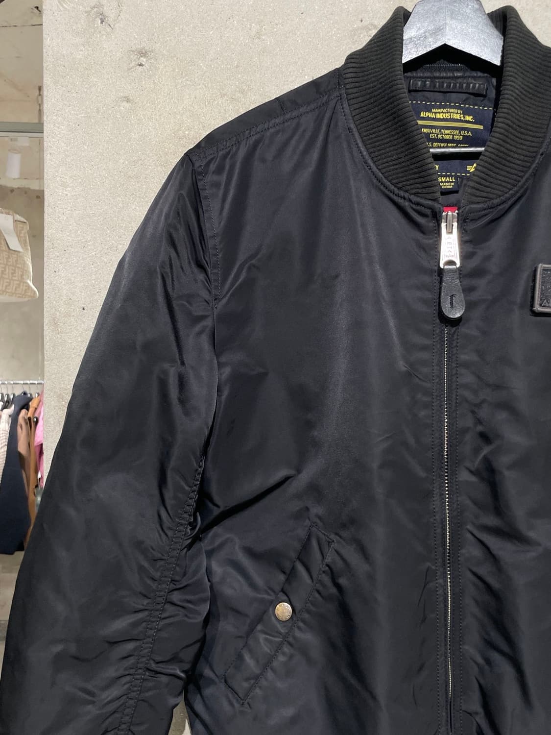 알파 인더스트리 블랙 ma-1 나일론 봄버 자켓 상품이미지2