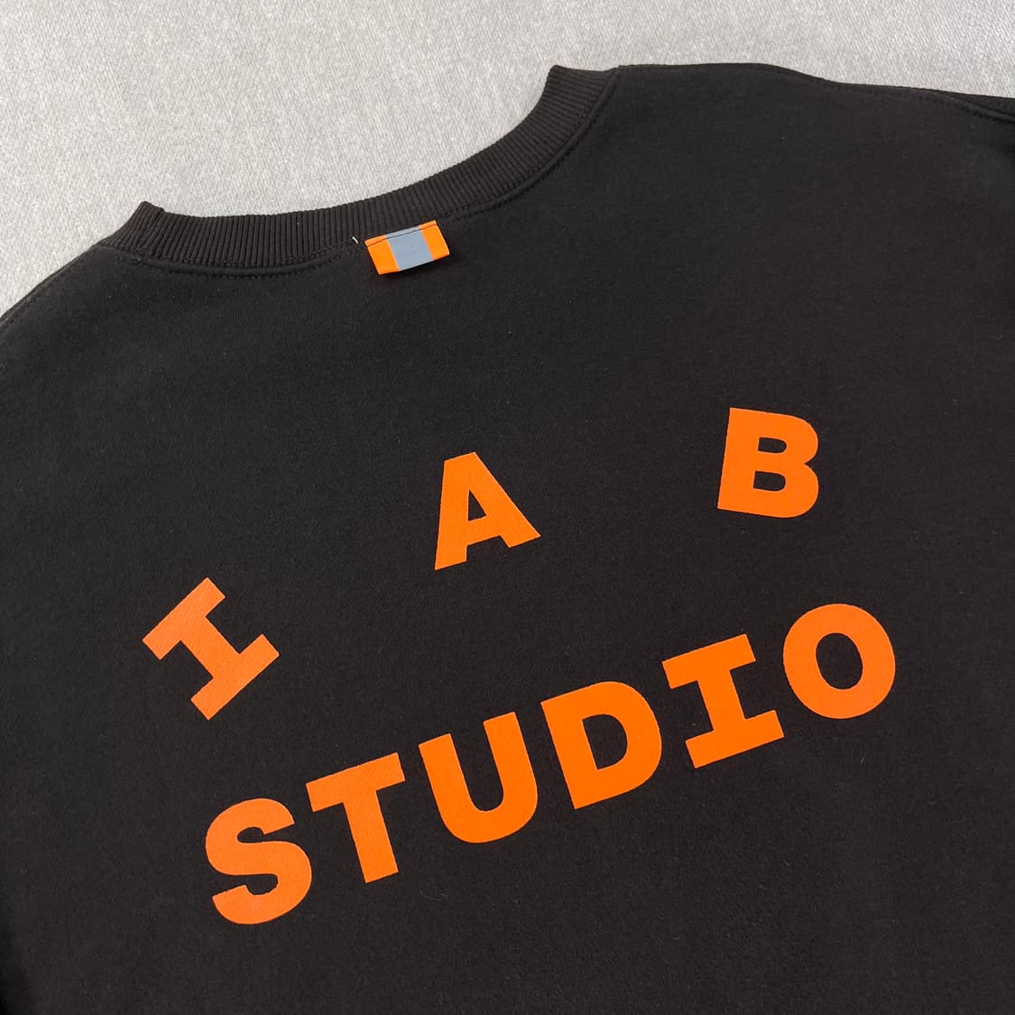 105 아이앱 스튜디오 X 두산 맨투맨 상품이미지8