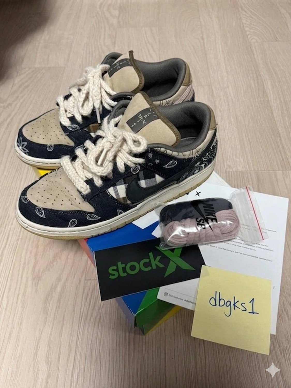 NikeX트래비스 스캇 SB 덩크로우(260mm) 실착10회정도 판매 상품이미지1