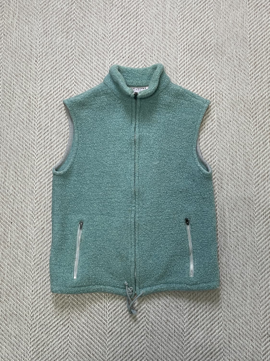 마이크제이콥스 플리스 베스트 J04095 상품이미지2