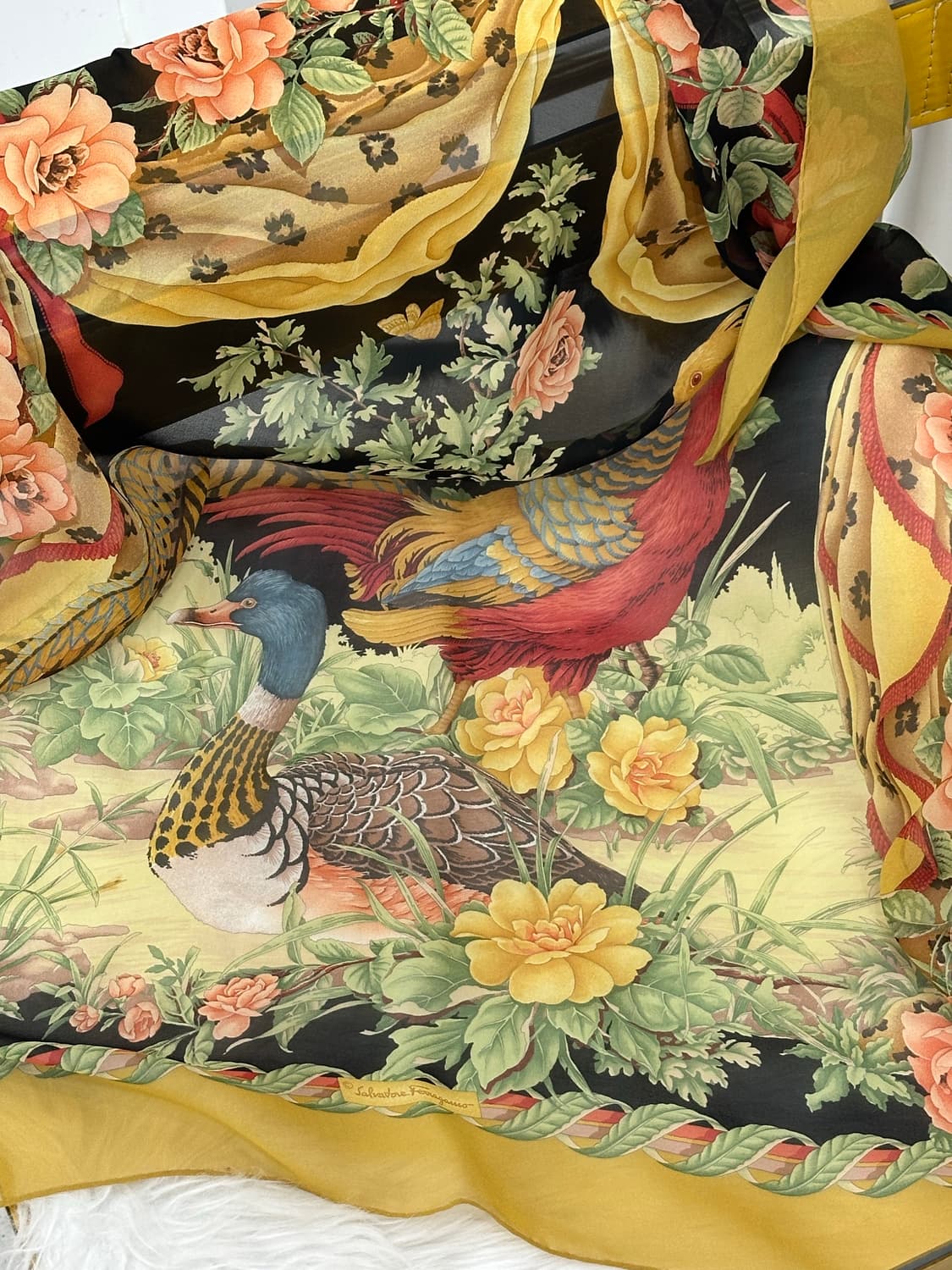 페레가모 실크 스카프 상품이미지1