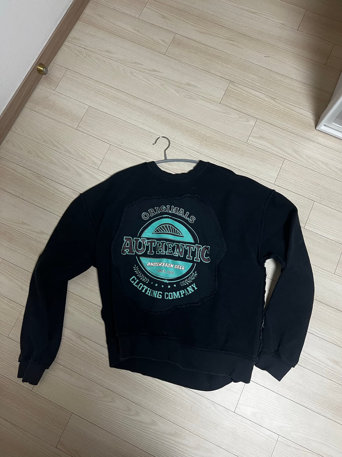 앤더슨벨 어센틱 맨투맨 상품이미지1