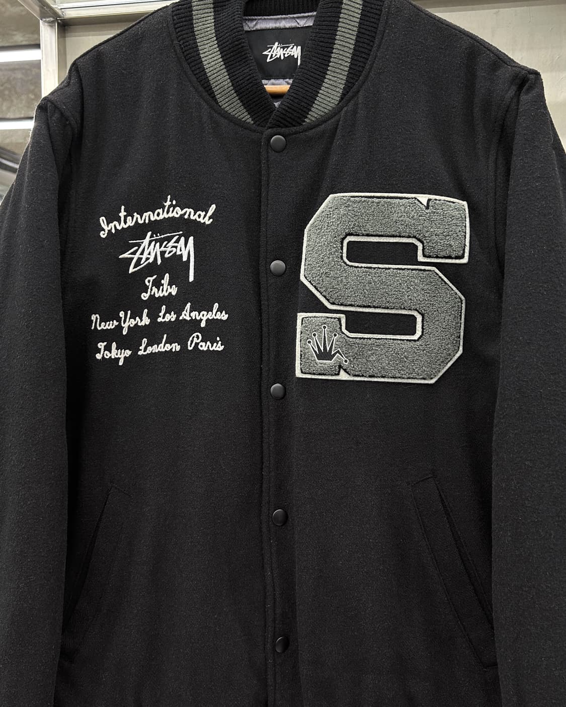 스투시 빅S 레터맨 울 바시티 자켓 블랙 상품이미지2