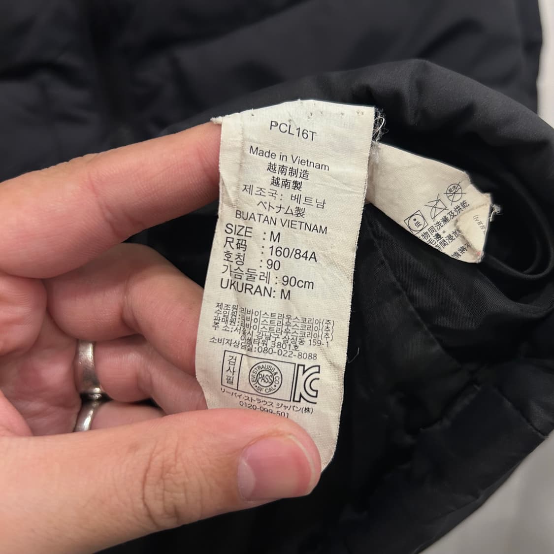 리바이스 여성 클래식 덕다운 하이넥 후드 패딩 상품이미지4