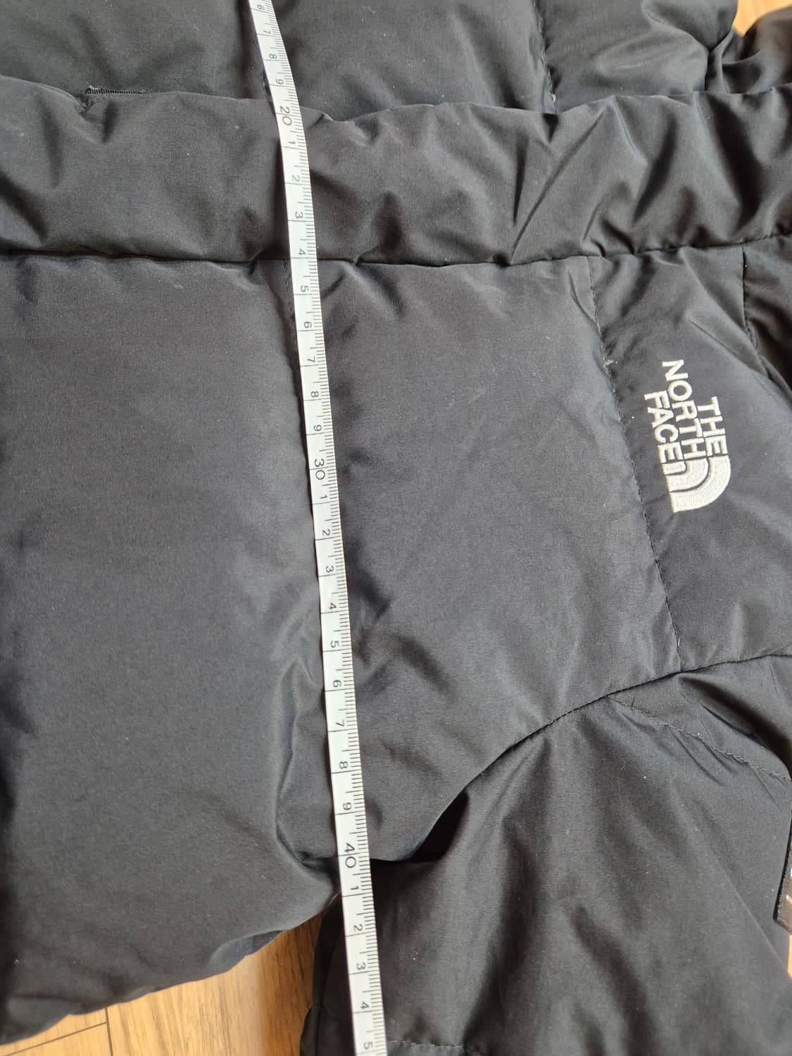 노스페이스 키즈 덕다운 패딩 130사이즈입니다. 충전재는 덕다운 80%  상품이미지5