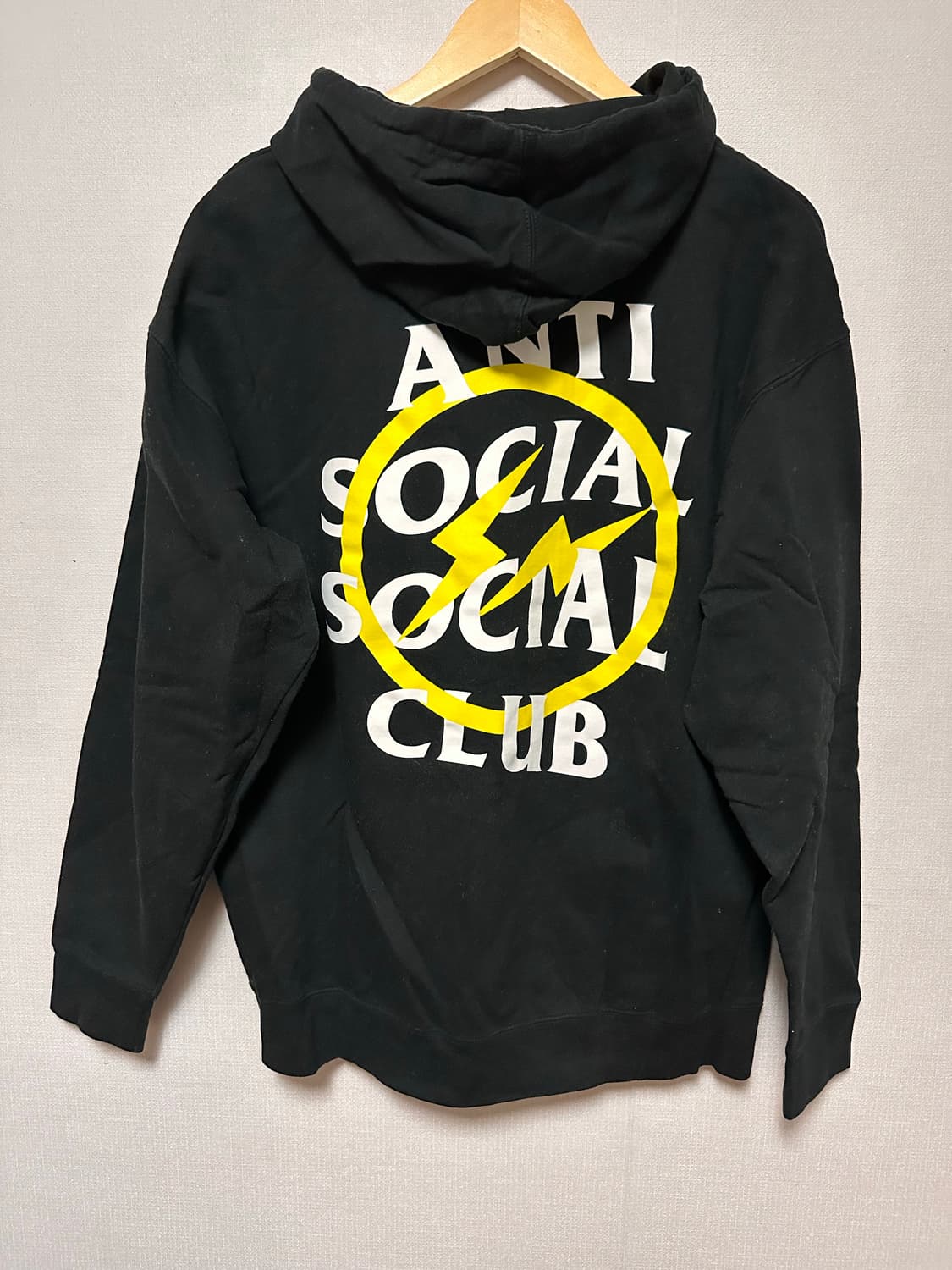 안티소셜소셜클럽 X 프라그먼트 콜라보 볼트 후드 L사이즈  상품이미지2