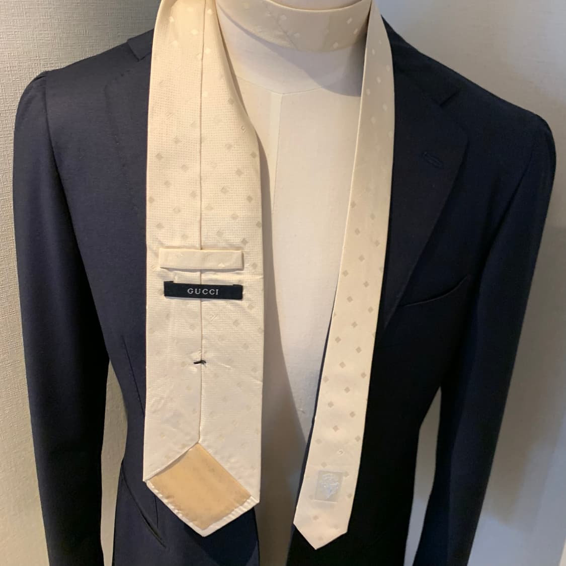 구찌(GUCCI) 명품 결혼식넥타이 이태리 100실크 클래식룩 9.5cm 상품이미지2