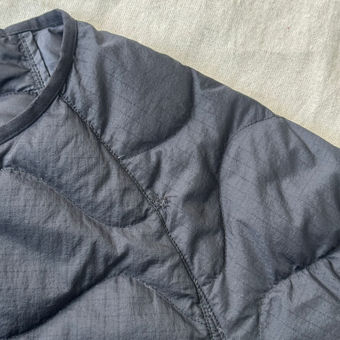 유니클로 화이트마운티니어링 울트라라이트다운 L 상품이미지6