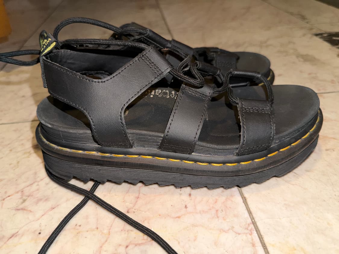 닥터마틴 나틸라 블랙 230 상품이미지2