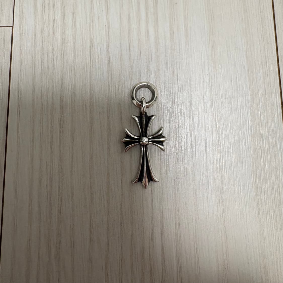 크롬하츠 타이니 크로스 펜던트 상품이미지3