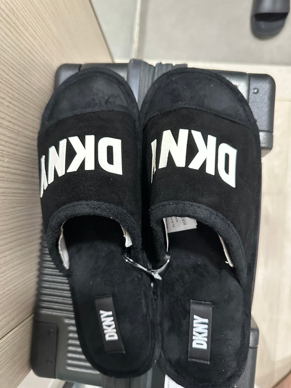 DKNY 슬리퍼 실내용 상품이미지1