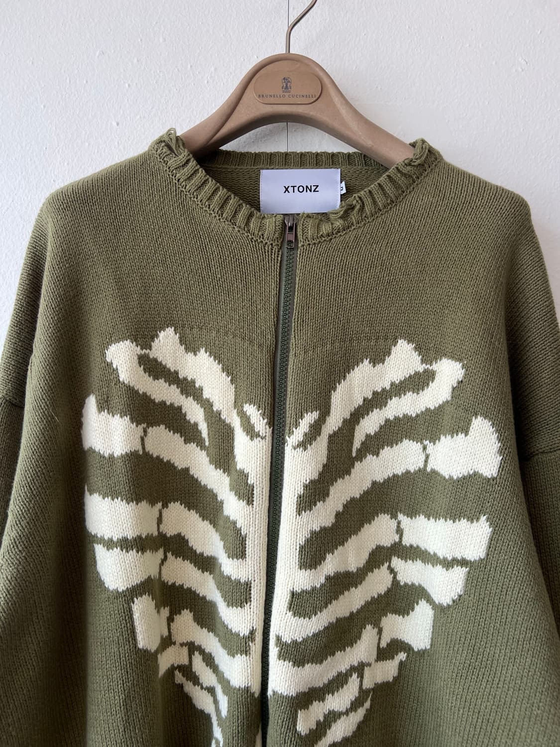 엑스톤즈 XTONZ 남성 카키 니트집업가디건 그린지니트 상품이미지1