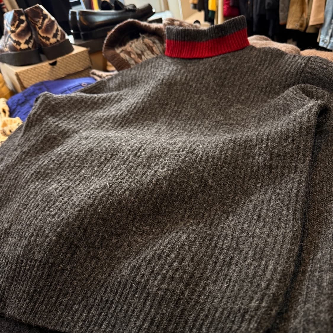 타케오 키쿠치 일본 디자이너 울 스웨터 터틀넥 레드 포인트 상품이미지2