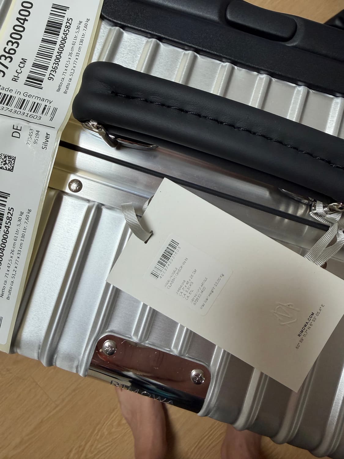 리모와 클래식 체크인 m 사이즈 수트케이스 판매합니다 상품이미지3