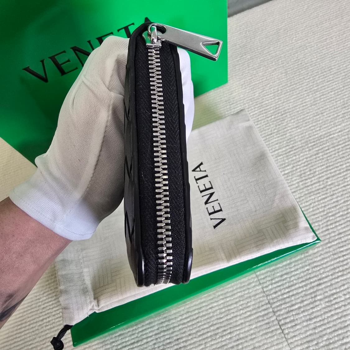 [중고/정품] 보테가 베네타 인트레치아토 지퍼 어라운드 지갑 블랙/그래스 상품이미지6