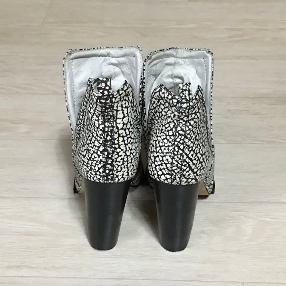 jeffrey campbell 소가죽 오픈 앵클 부츠 상품이미지3