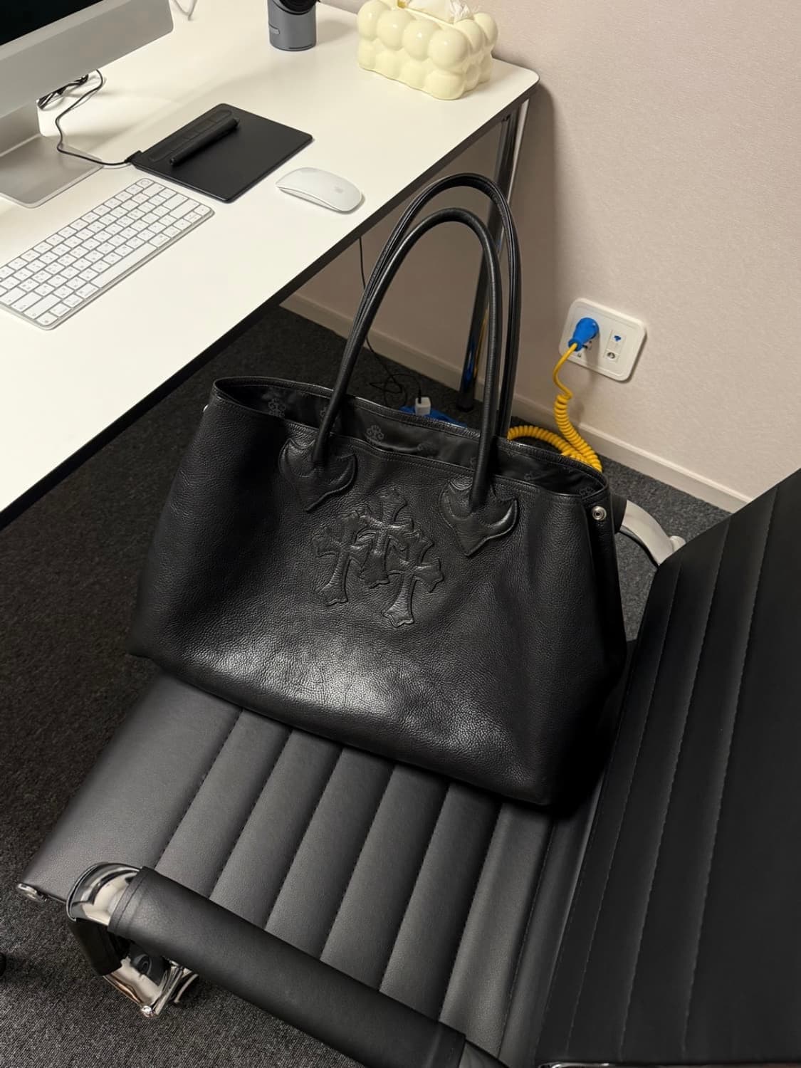 [ONE SIZE] 크롬하츠 세메터리 크로스 레더 패치 레더 토트백 상품이미지5