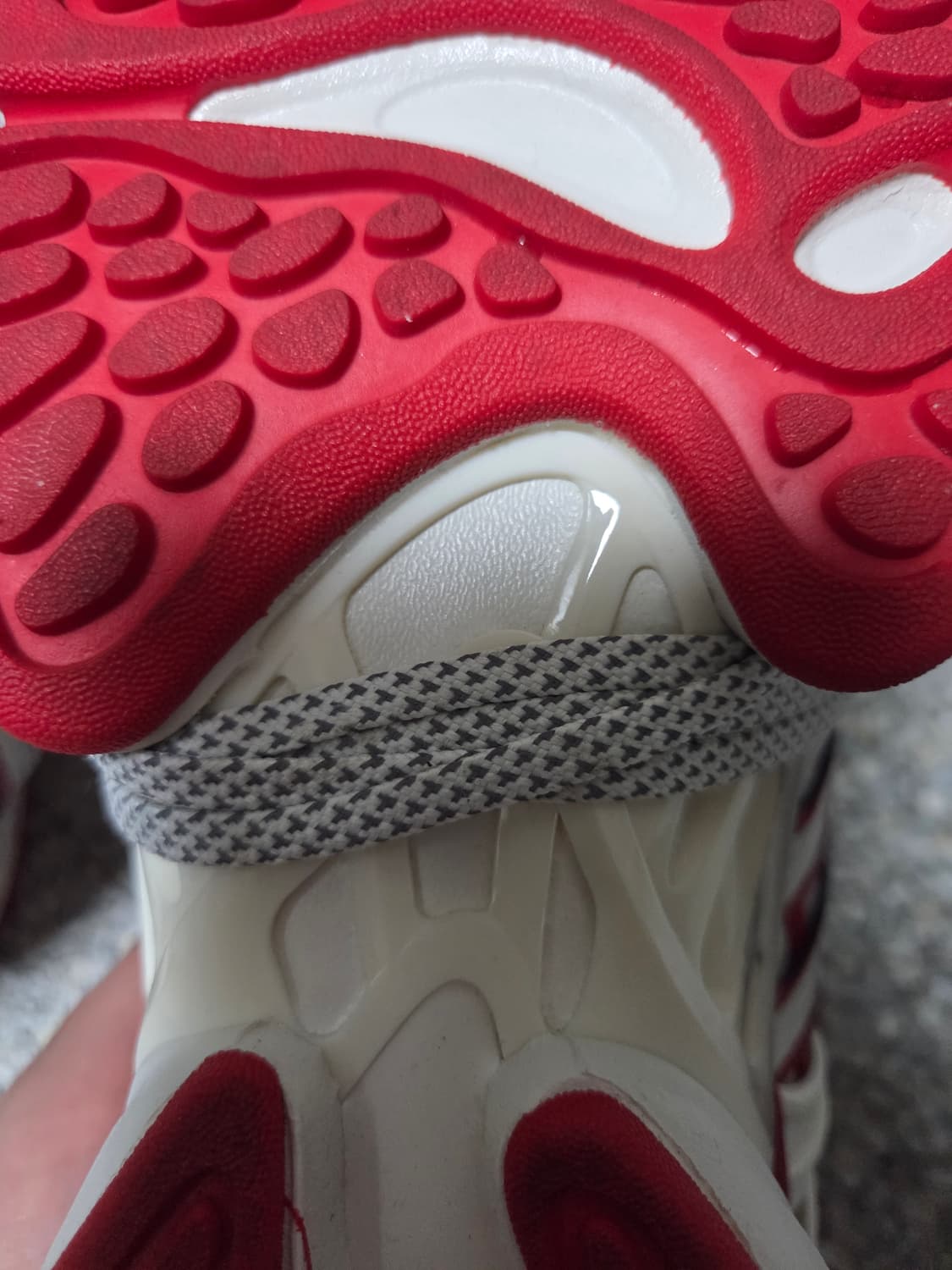 아디다스 벤토 XLG 디럭스 스니커즈 화이트 레드 285 상품이미지8