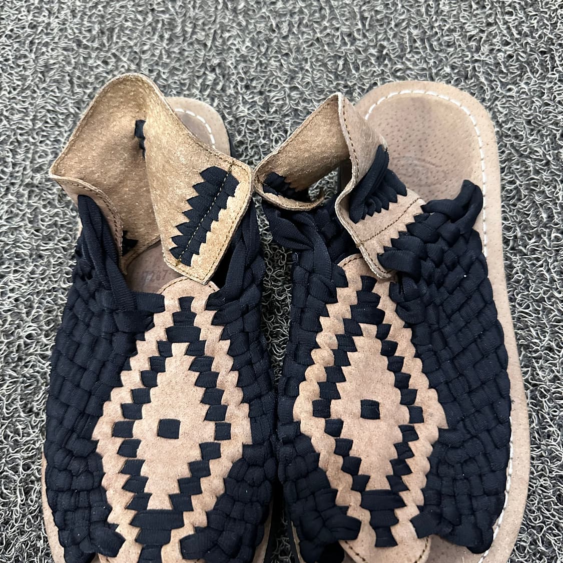 츄바스코 아즈텍 샌들 블랙 커피 255 상품이미지4