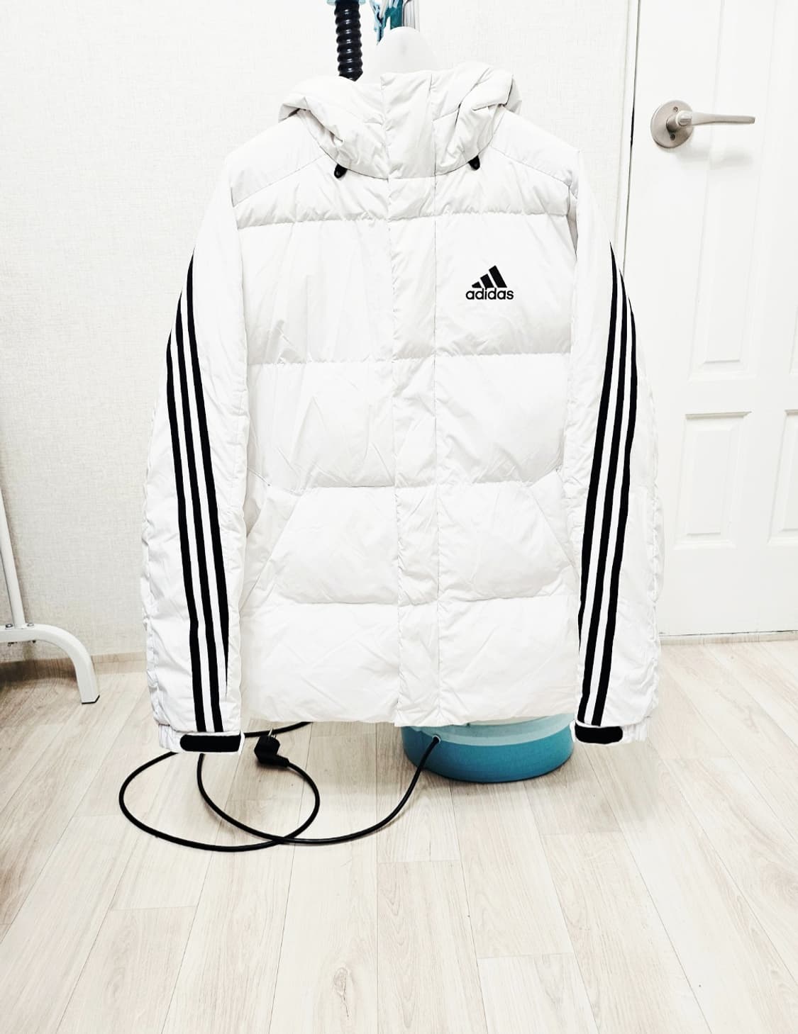(95~100)M☆초대장급☆ 아디다스 3st 퍼피다운 [흰검] 덕다운패딩 상품이미지1