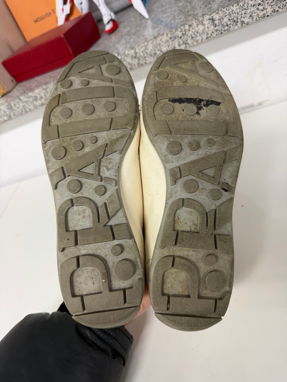 정품) 프라다 여성 아이보리 스니커즈 36 상품이미지10