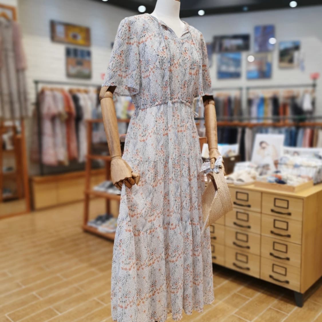 써스데이아일랜드 스모킹 변형 절개 소매 원피스 상품이미지4