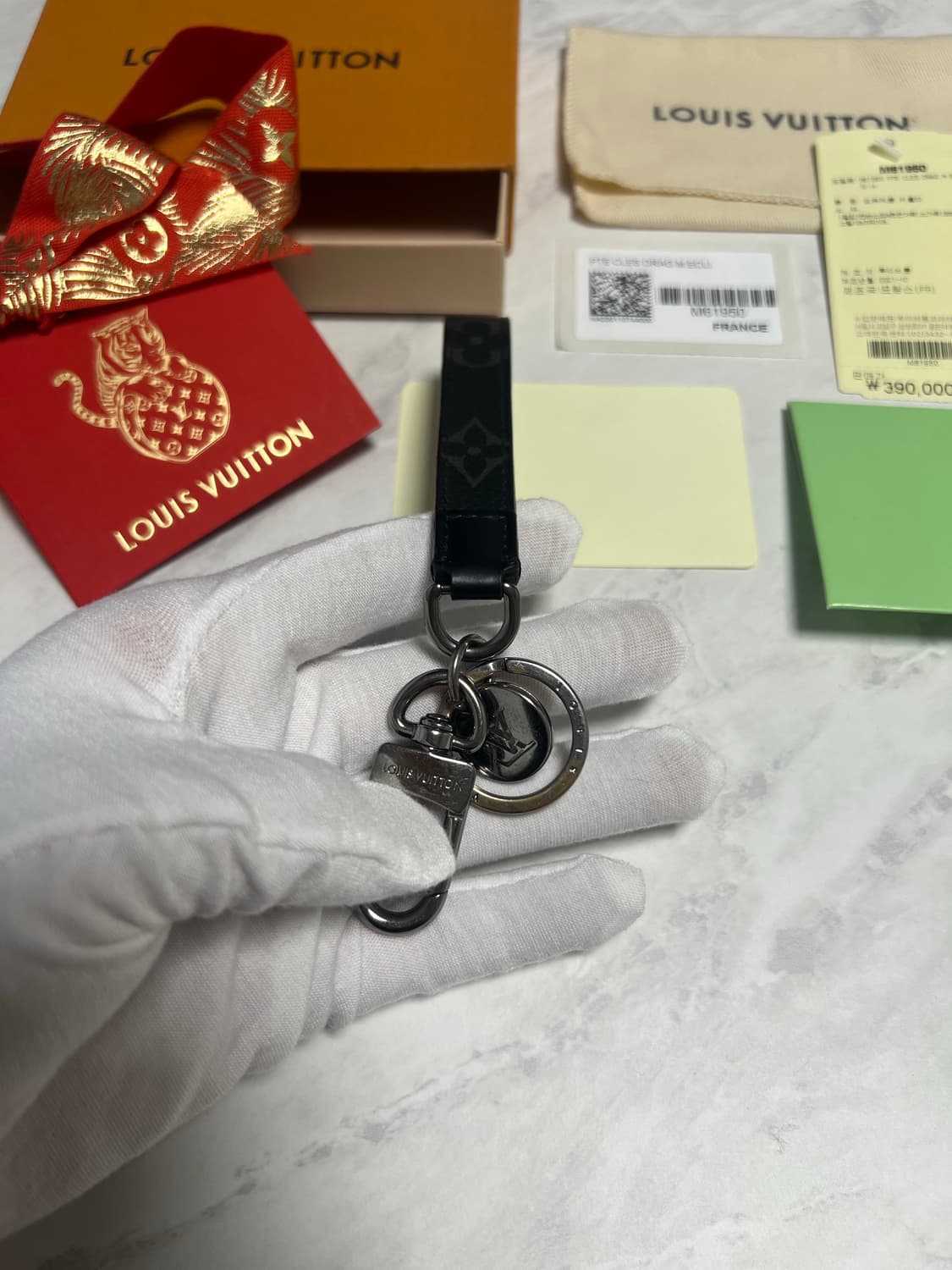 루이비통 모노그램 이클립스 드라곤느 백참 키홀더 키링 M61950 상품이미지5
