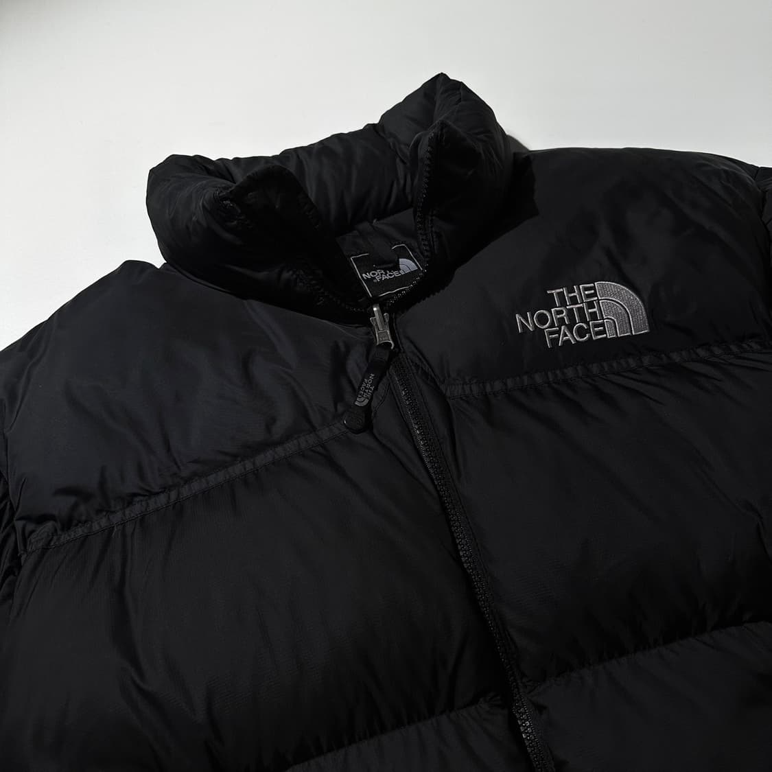 노스페이스 700 눕시 구스다운 패딩 무광블랙 상품이미지3