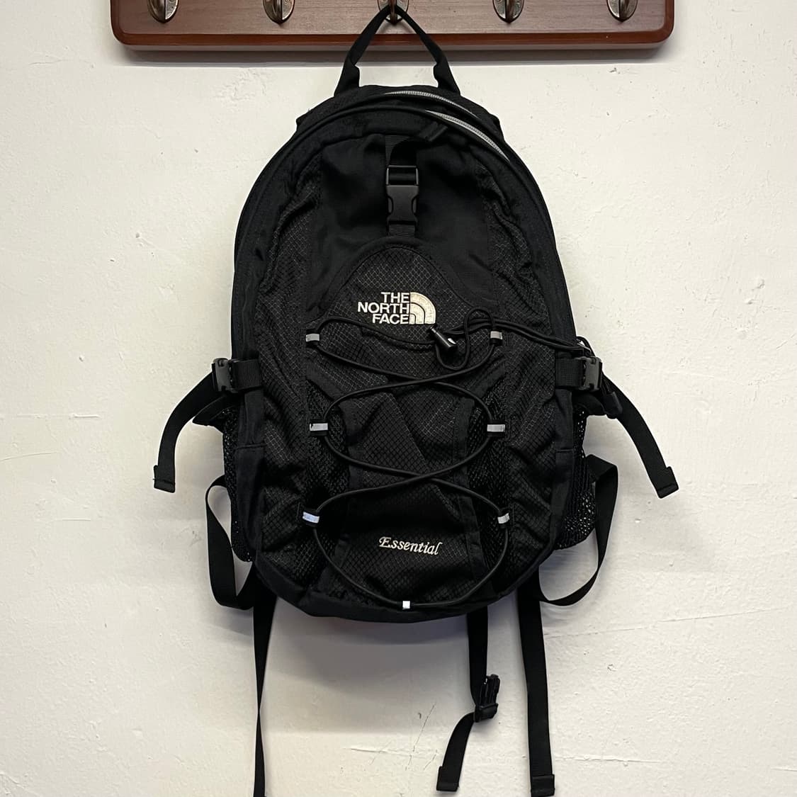 노스페이스 에센셜 미니 블랙 백팩  상품이미지1