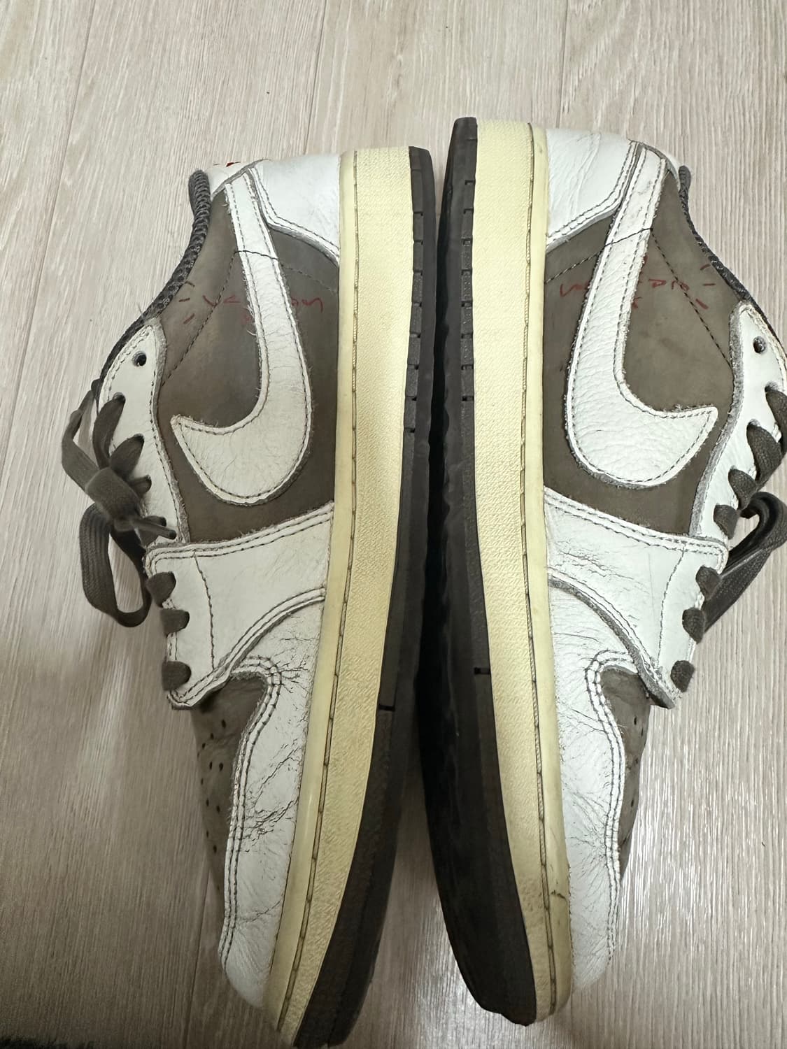 조던 1 x 트래비스 스캇 레트로 로우 세일 앤 리저록 270 상품이미지5