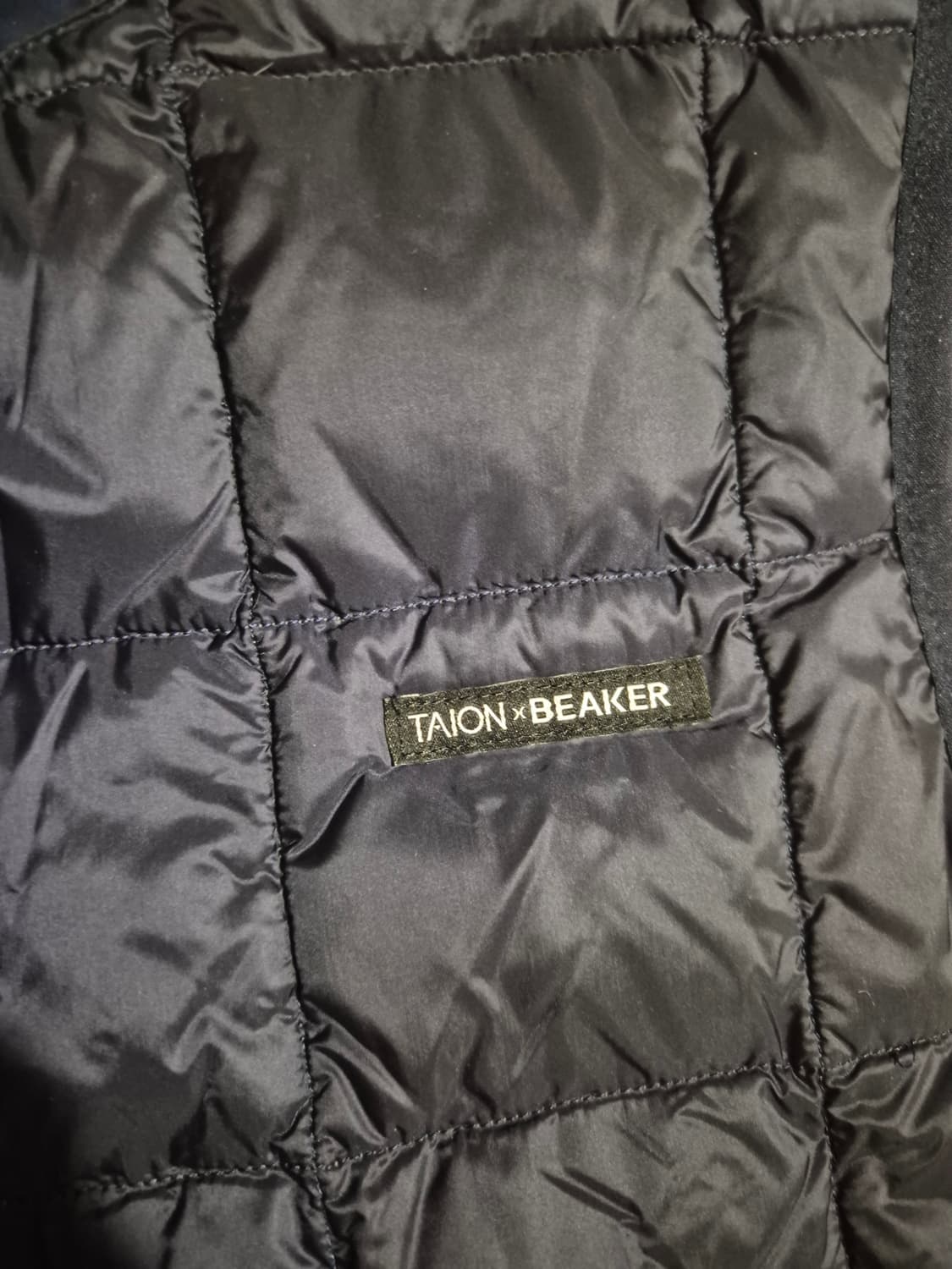 [새상품/S] 타이온 x 비이커 경량다운 베스트 상품이미지3